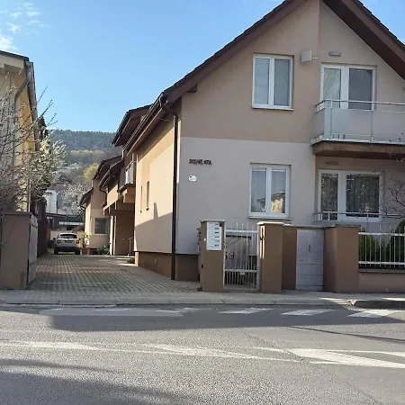 Olivia Apartman