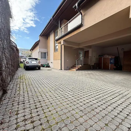 Olivia Apartman Bajmóc